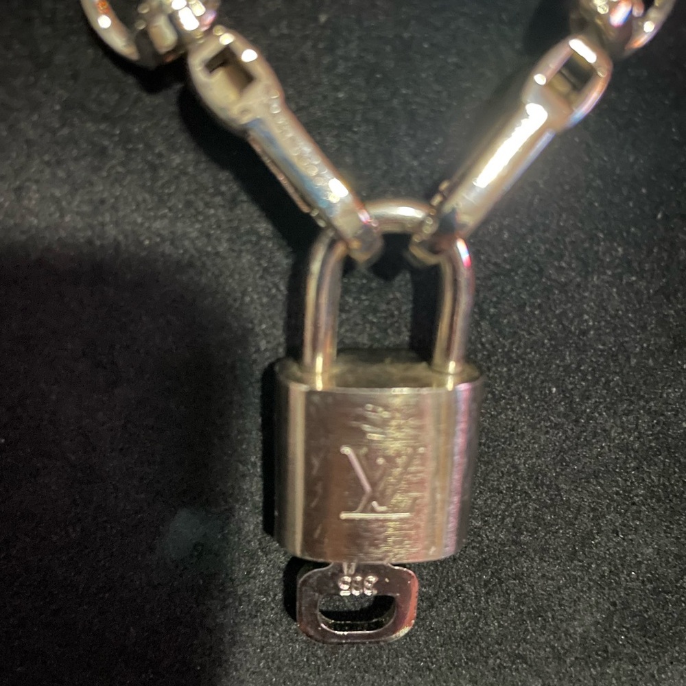 Louis Vuitton Silver Padlock Pendant with unbranded chain - Picture 2 of 9